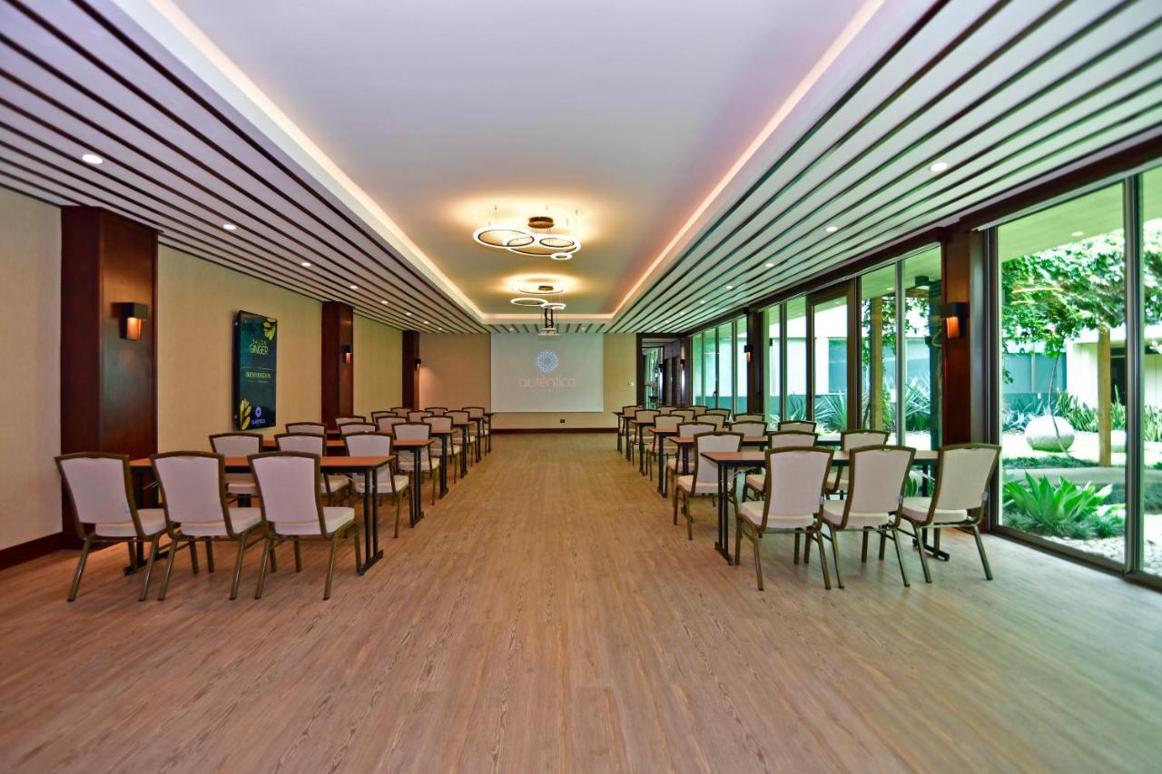 Autentico Hotel 4*